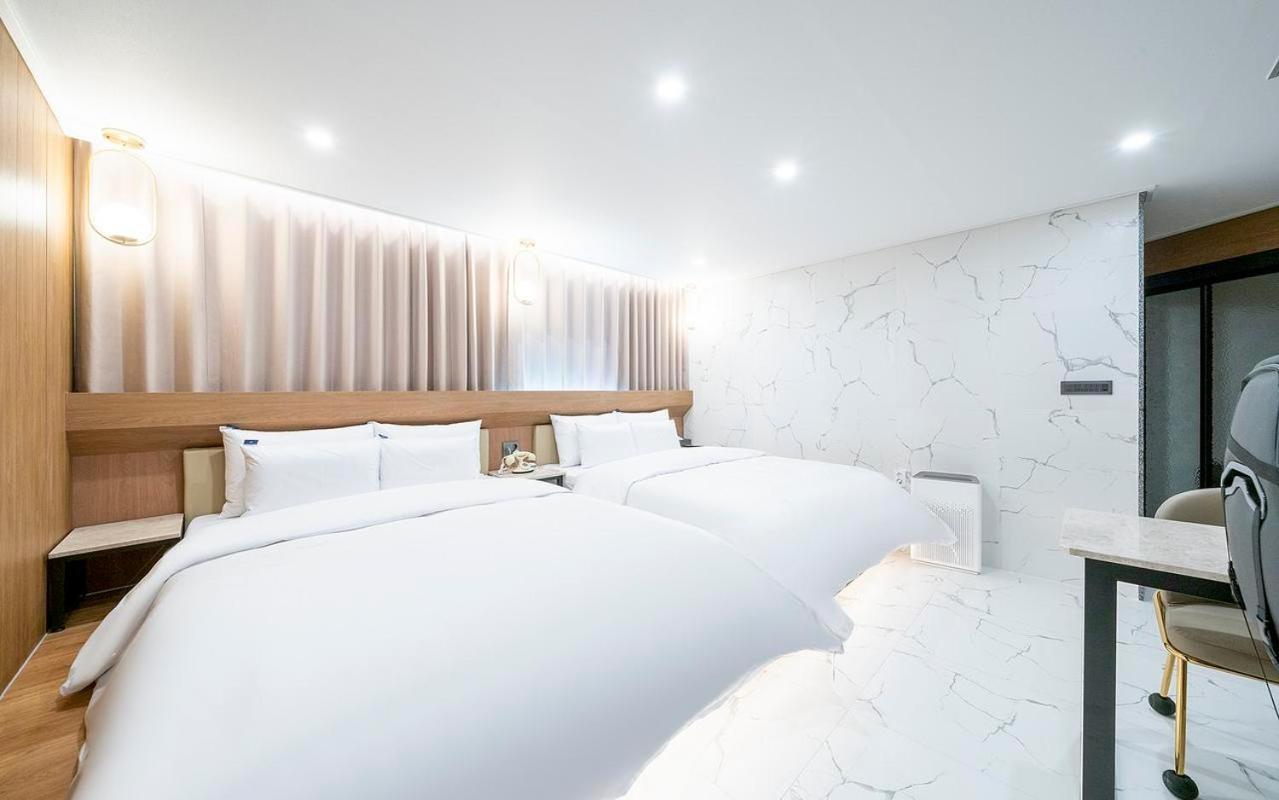 Rosy Hotel Cheongju Zewnętrze zdjęcie